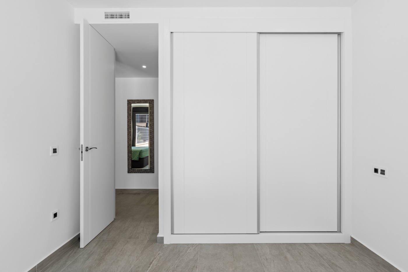 For sale - 5 Bedroom 4 Bathroom Villa in San Miguel de Salinas - Inland  - Alicante