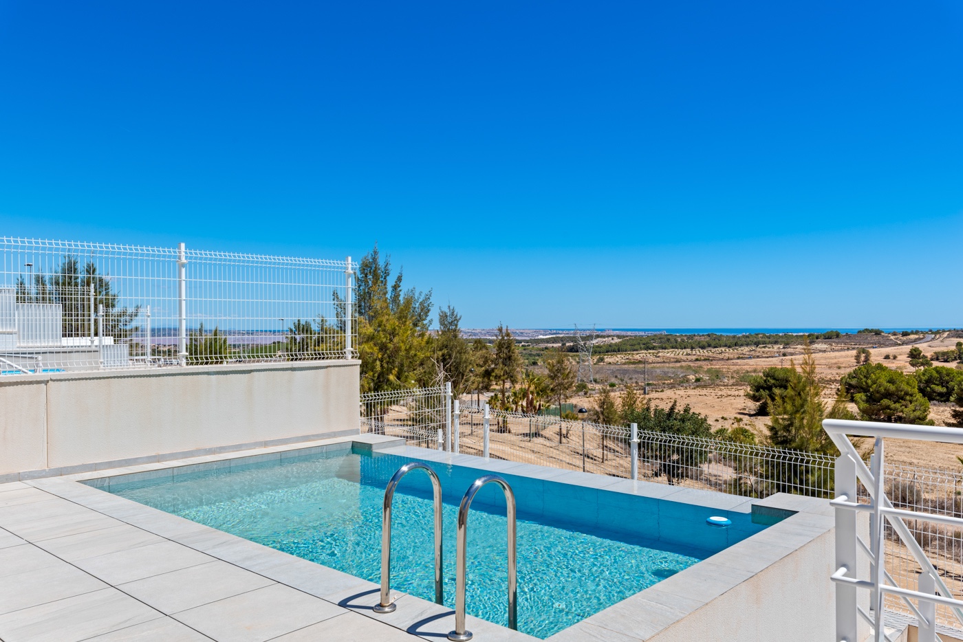 For sale - 5 Bedroom 4 Bathroom Villa in San Miguel de Salinas - Inland  - Alicante