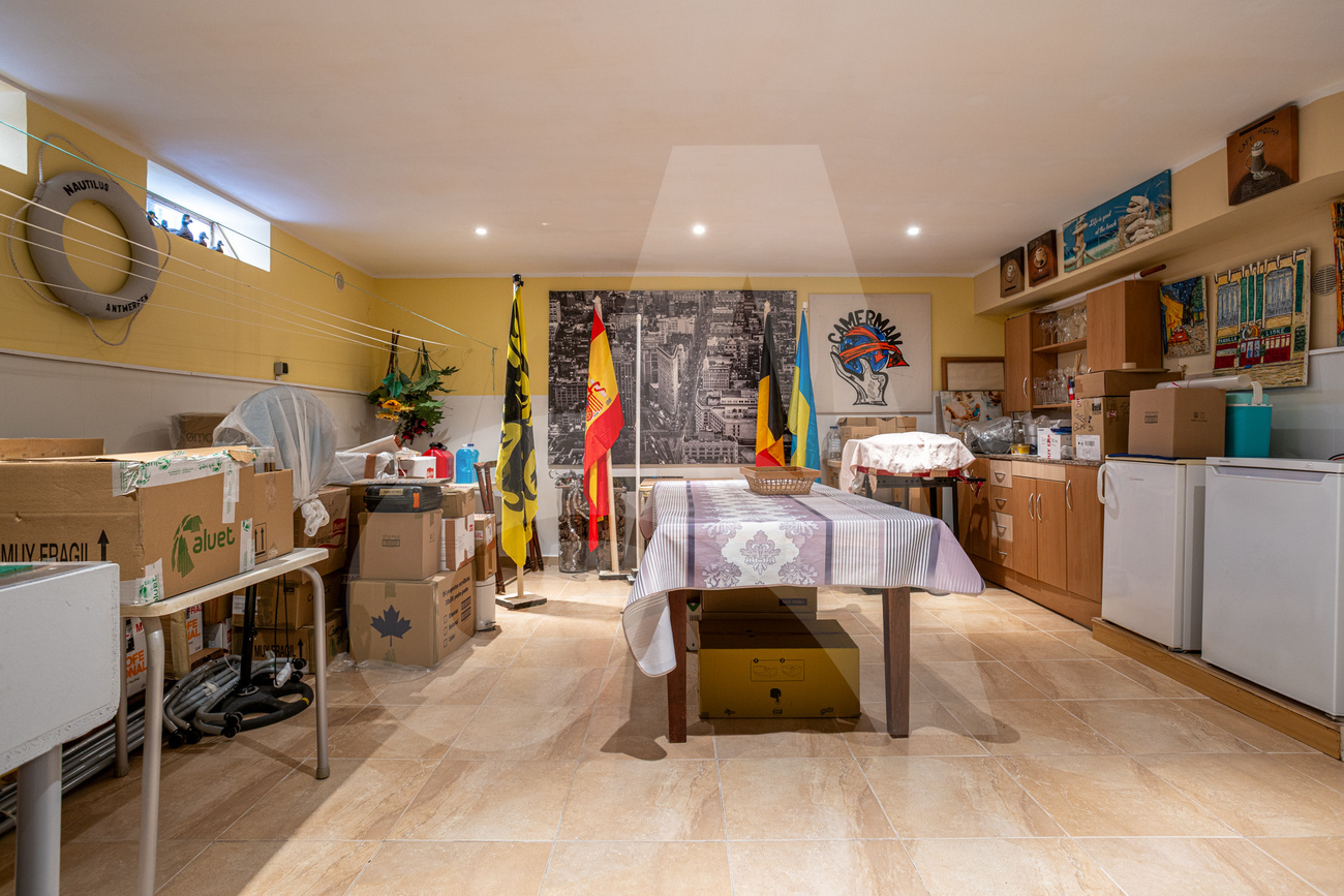 For sale - 3 Bedroom 2 Bathroom Villa in El Raso  - El Raso  - Alicante