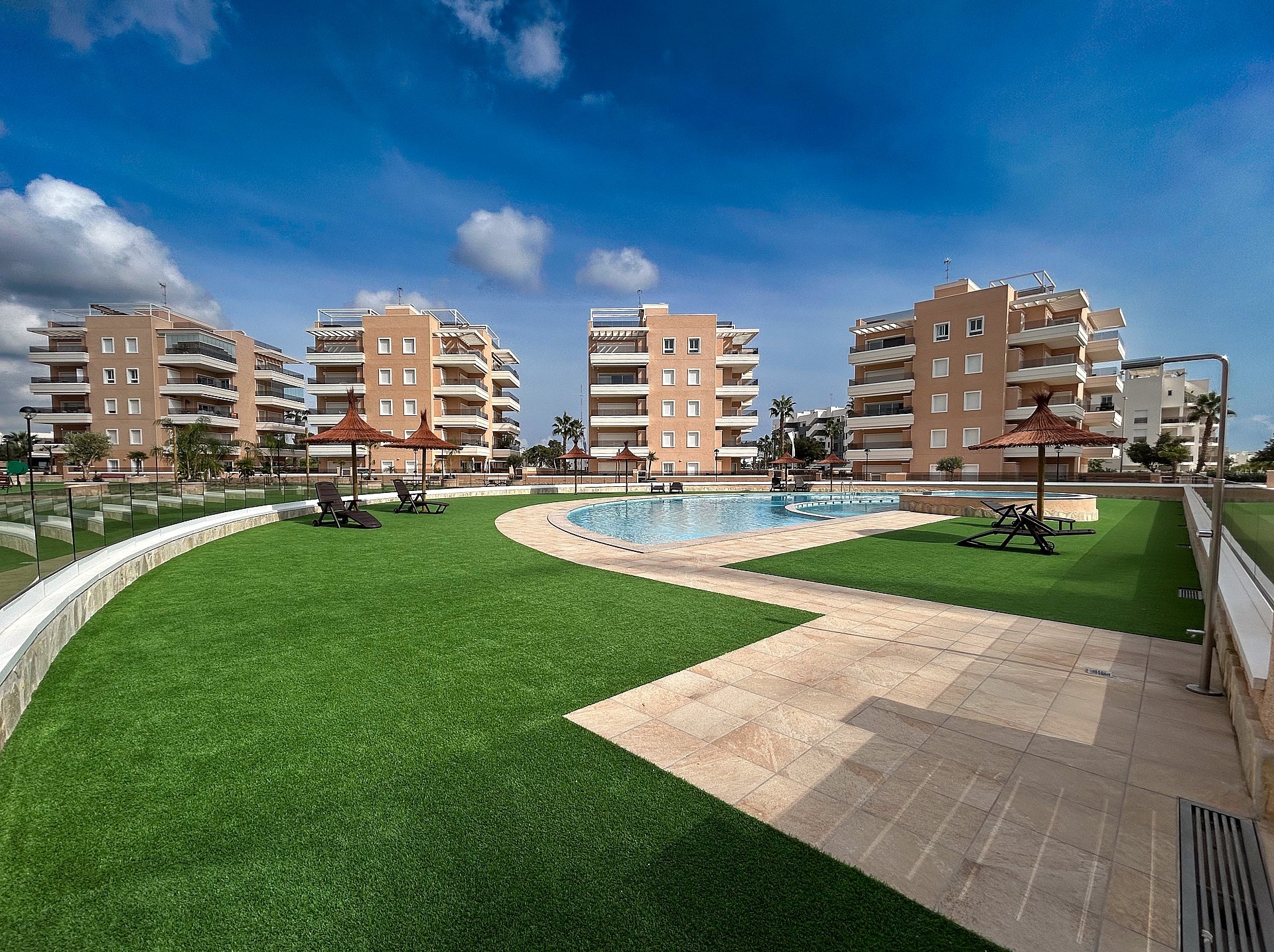 For sale - 3 Bedroom 2 Bathroom Apartment in El Raso - Costa Blanca  - Alicante