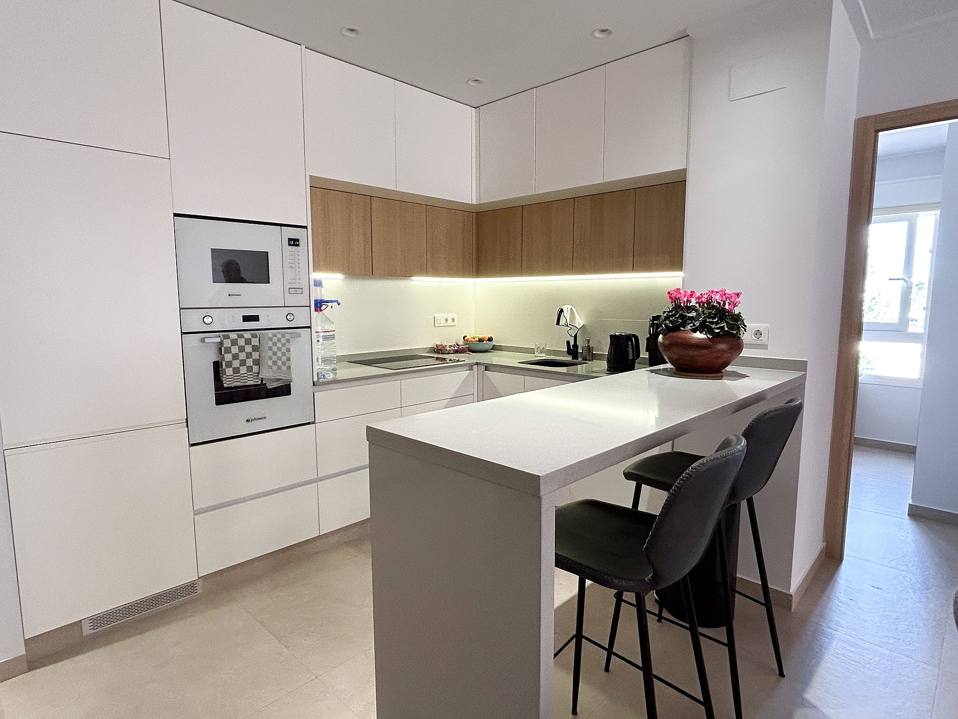 For sale - 3 Bedroom 2 Bathroom Apartment in El Raso - Costa Blanca  - Alicante