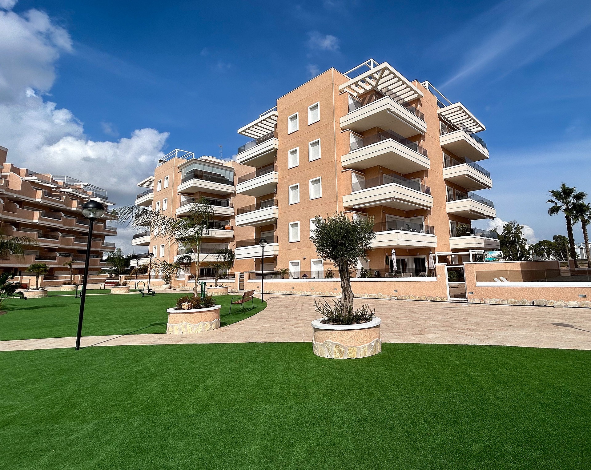 For sale - 3 Bedroom 2 Bathroom Apartment in El Raso - Costa Blanca  - Alicante