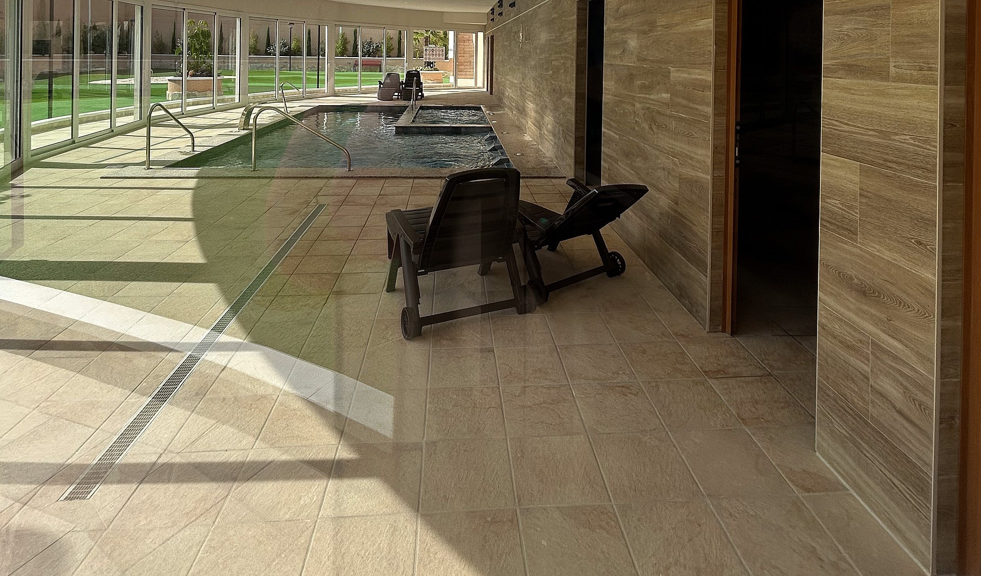 For sale - 3 Bedroom 2 Bathroom Apartment in El Raso - Costa Blanca  - Alicante