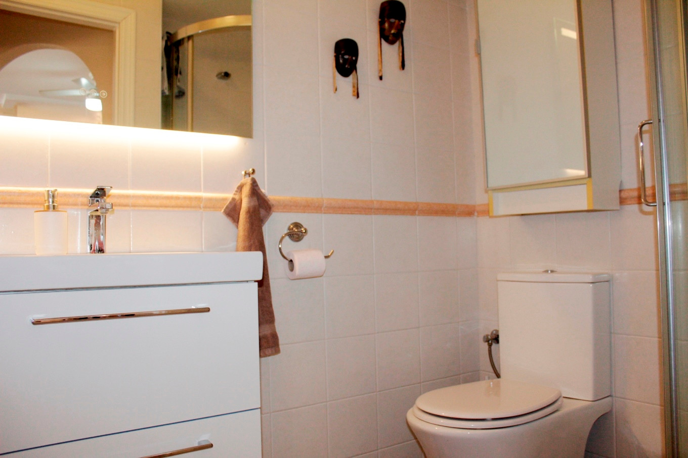 For sale - 3 Bedroom 2 Bathroom Villa in Villamartin - Costa Blanca  - Alicante