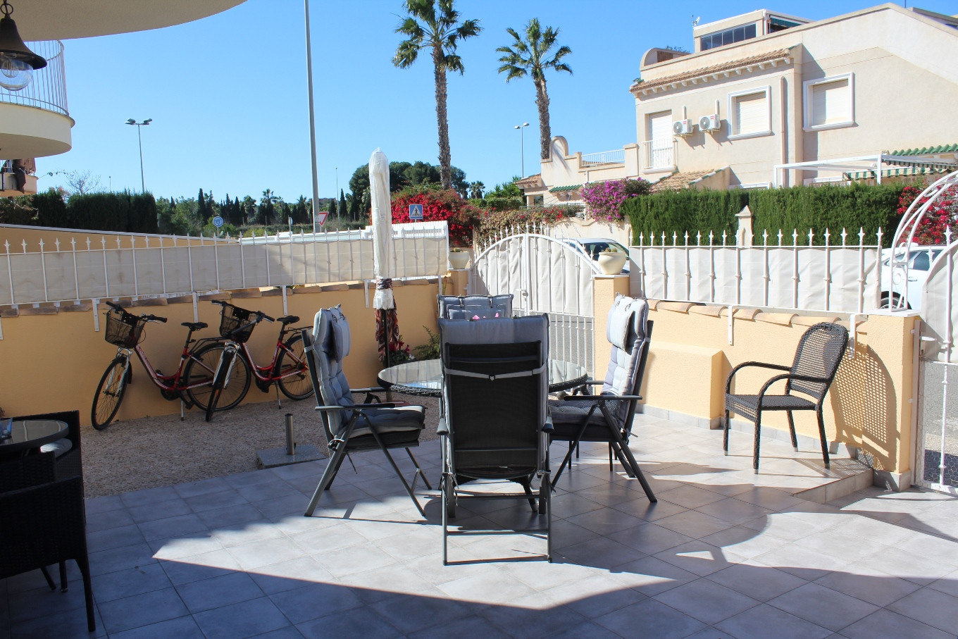 For sale - 3 Bedroom 2 Bathroom Villa in Villamartin - Costa Blanca  - Alicante