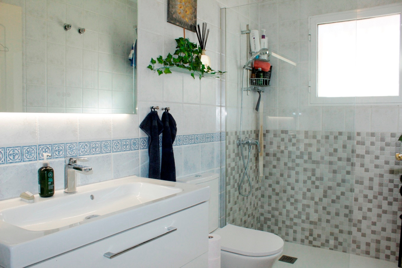 For sale - 3 Bedroom 2 Bathroom Villa in Villamartin - Costa Blanca  - Alicante