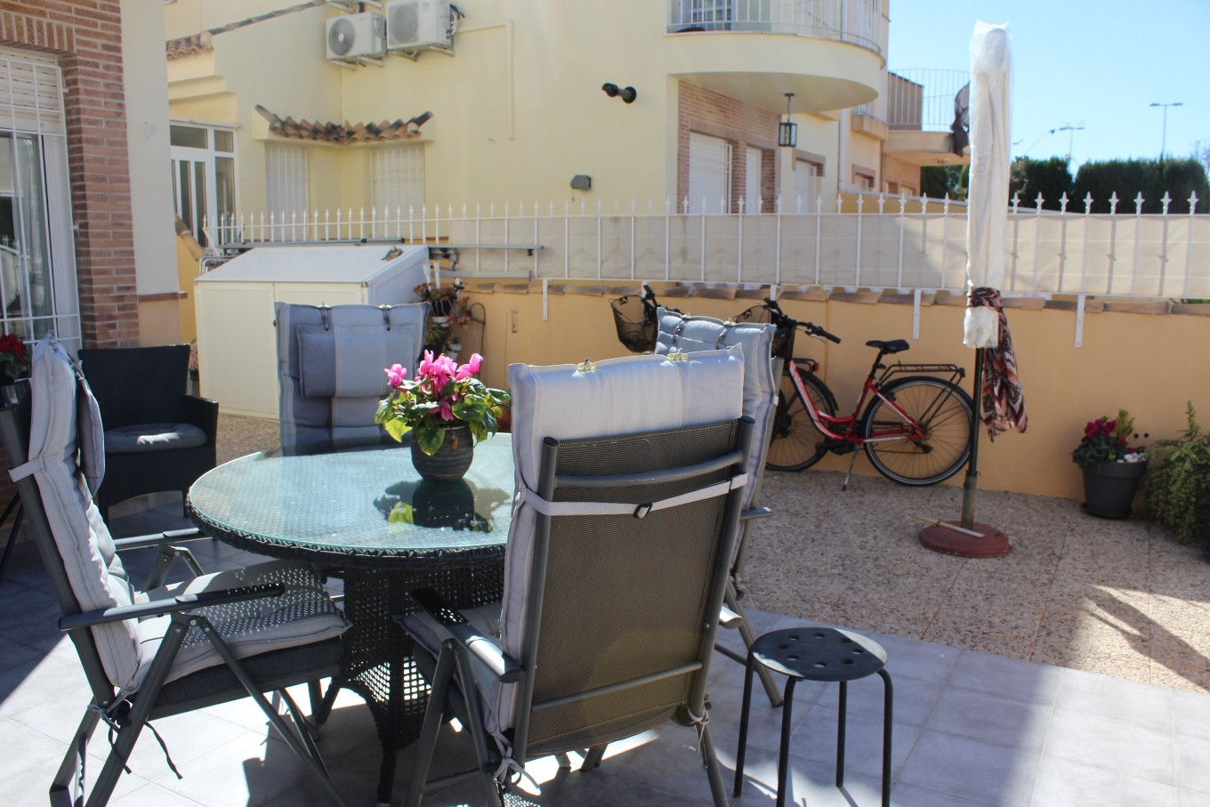 For sale - 3 Bedroom 2 Bathroom Villa in Villamartin - Costa Blanca  - Alicante