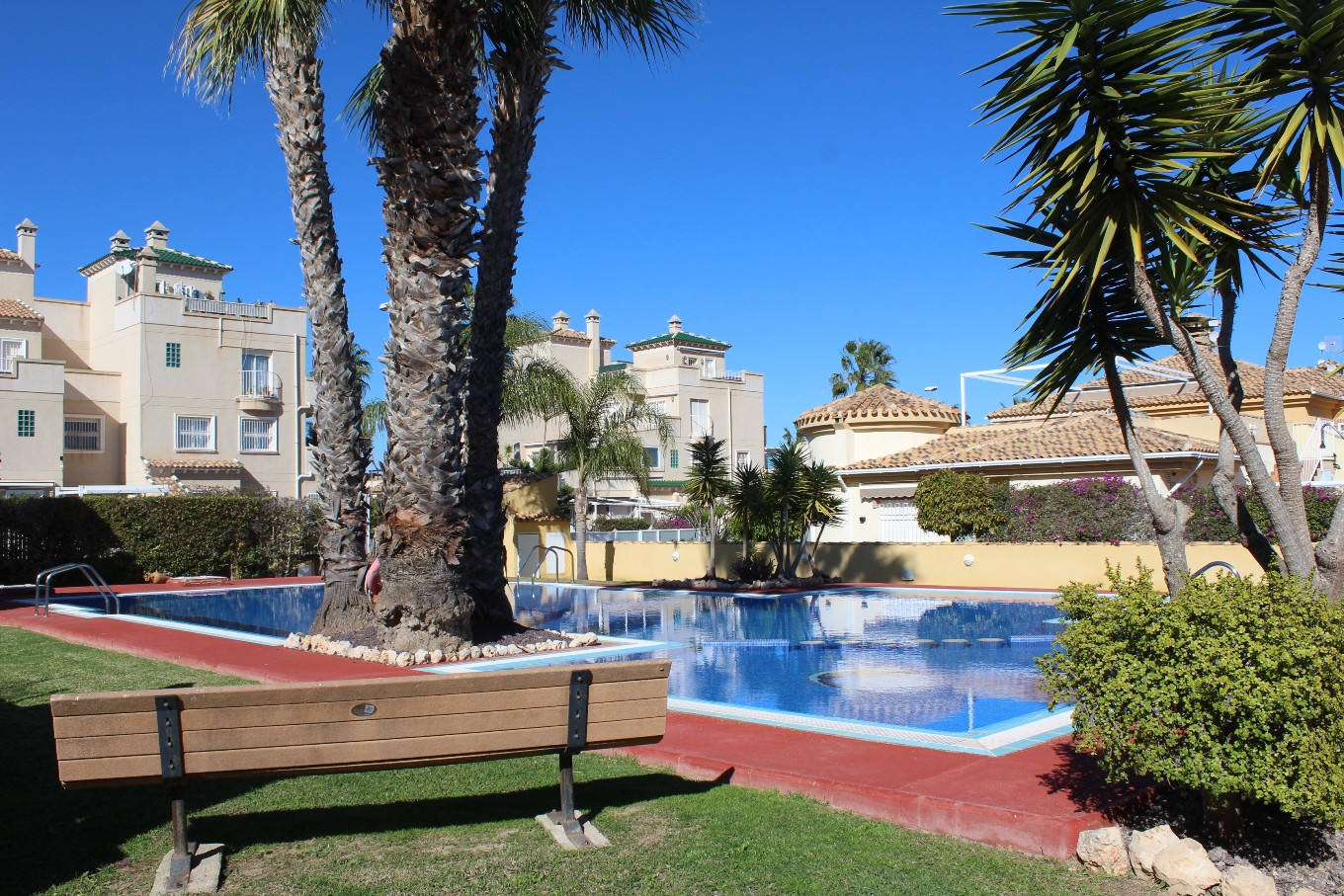 For sale - 3 Bedroom 2 Bathroom Villa in Villamartin - Costa Blanca  - Alicante