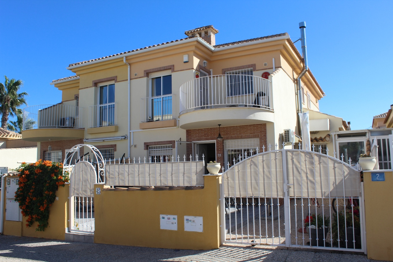For sale - 3 Bedroom 2 Bathroom Villa in Villamartin - Costa Blanca  - Alicante