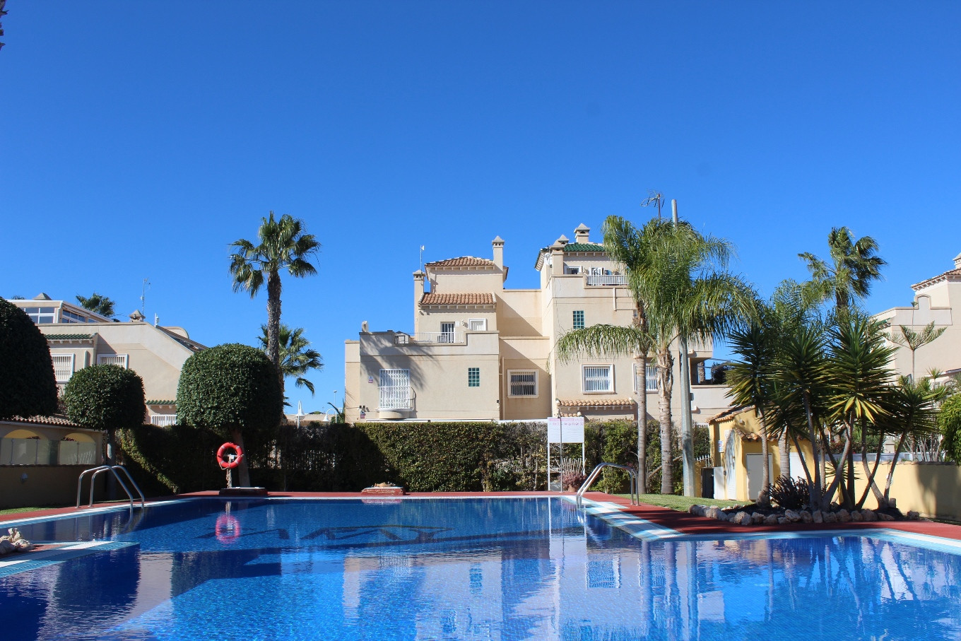 For sale - 3 Bedroom 2 Bathroom Villa in Villamartin - Costa Blanca  - Alicante