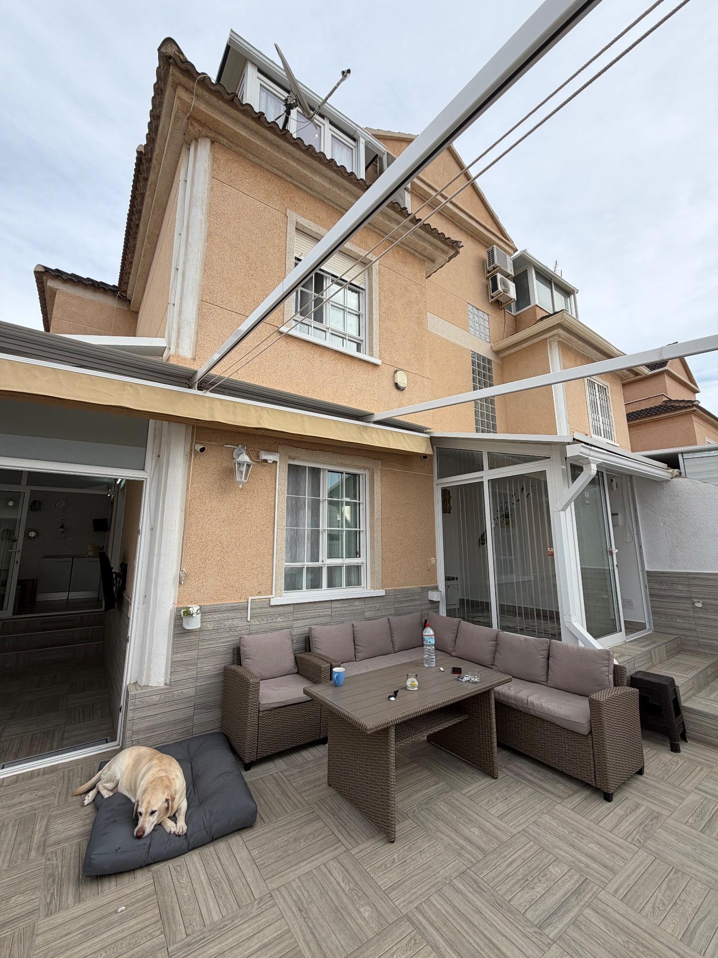 For sale - 3 Bedroom 3 Bathroom Town House in La Zenia - La Zenia  - Alicante