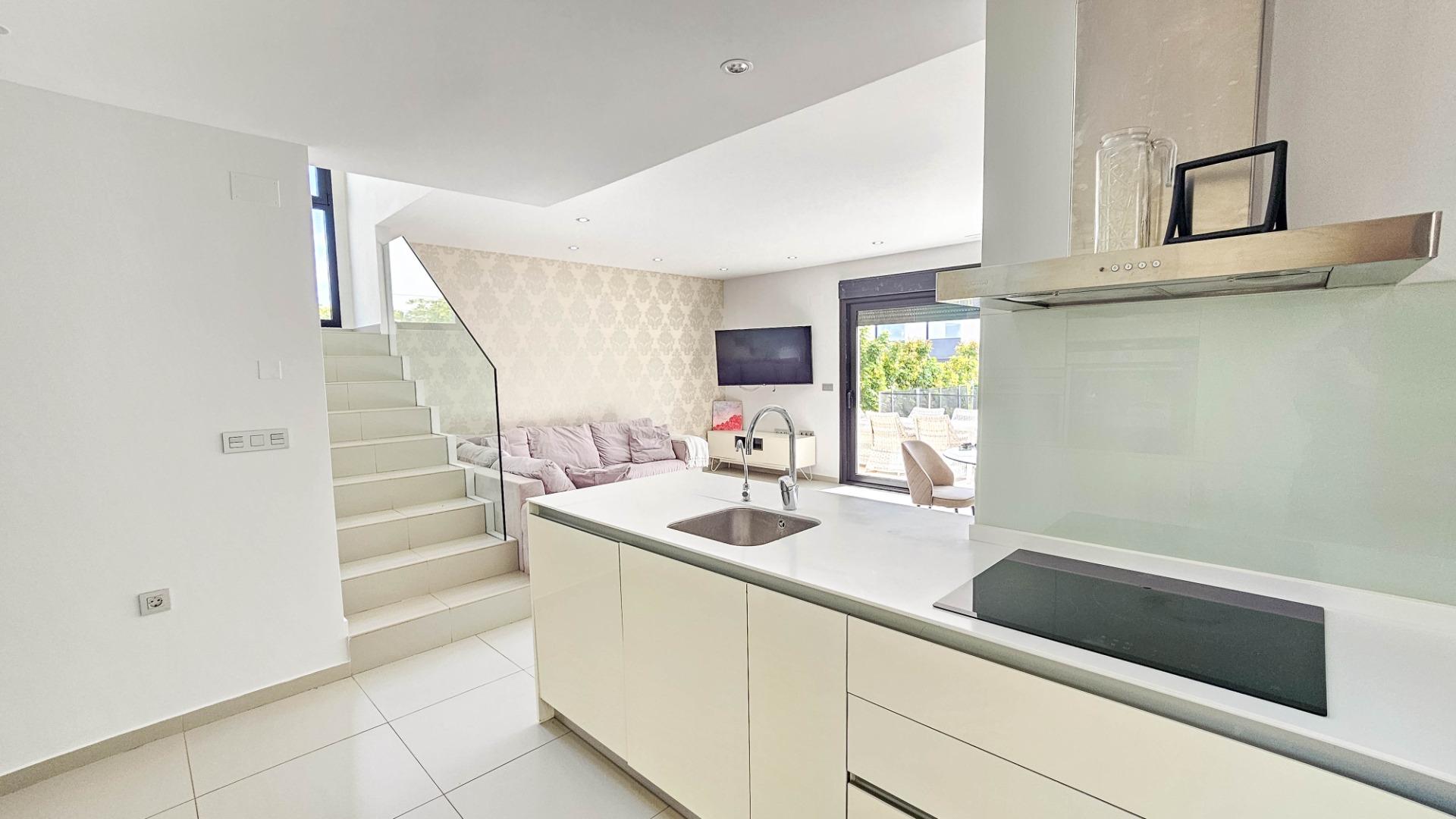 For sale - 3 Bedroom 2 Bathroom Villa in Rojales - Cuidad Quesada  - Alicante