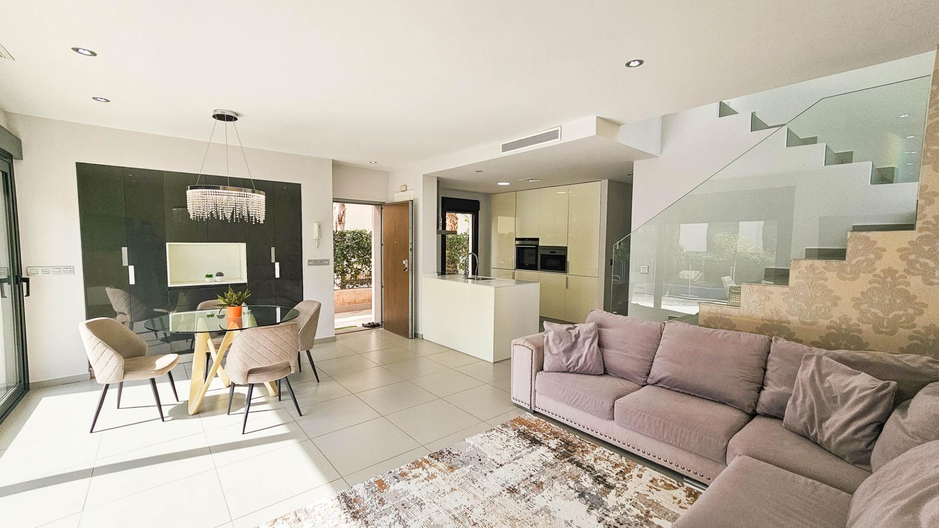 For sale - 3 Bedroom 2 Bathroom Villa in Rojales - Cuidad Quesada  - Alicante