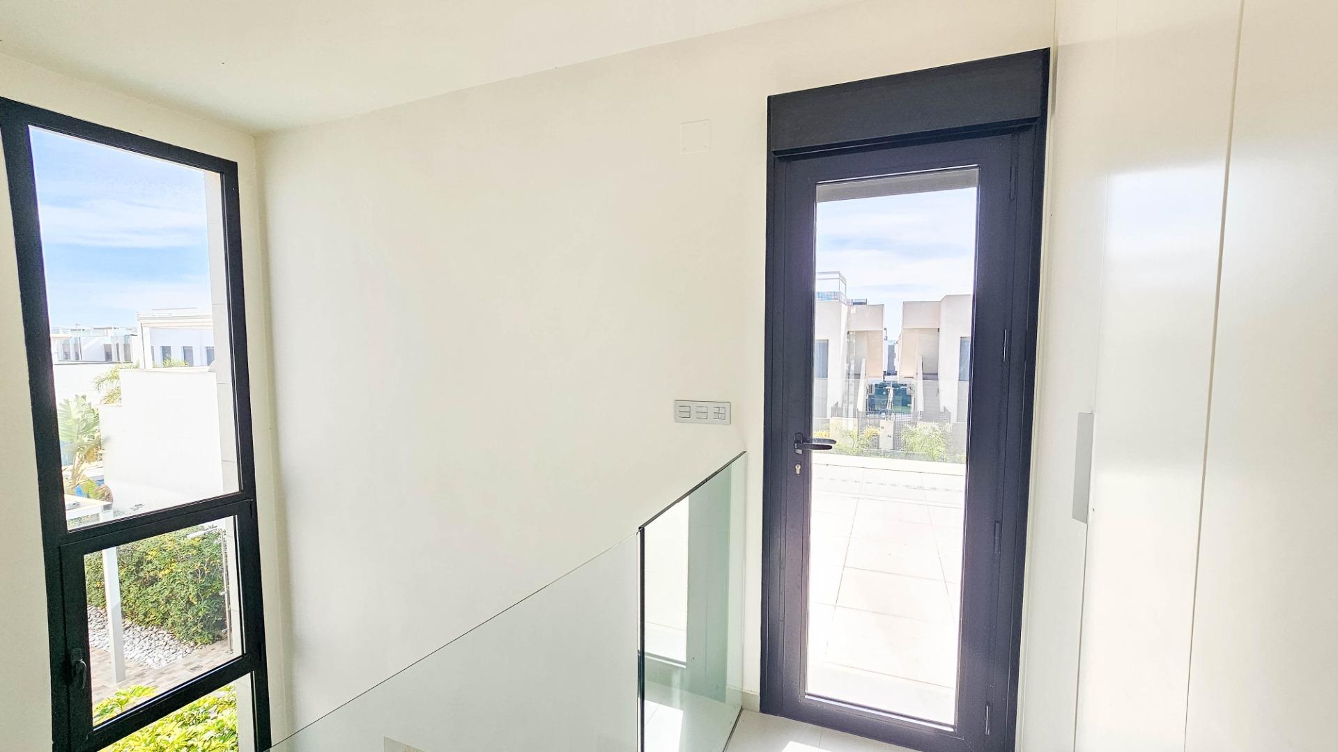 For sale - 3 Bedroom 2 Bathroom Villa in Rojales - Cuidad Quesada  - Alicante