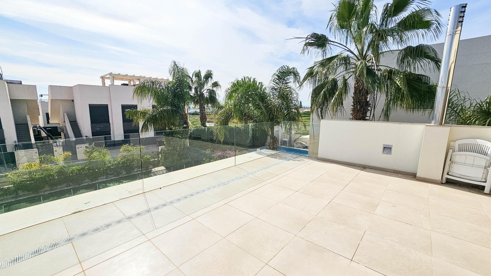 For sale - 3 Bedroom 2 Bathroom Villa in Rojales - Cuidad Quesada  - Alicante