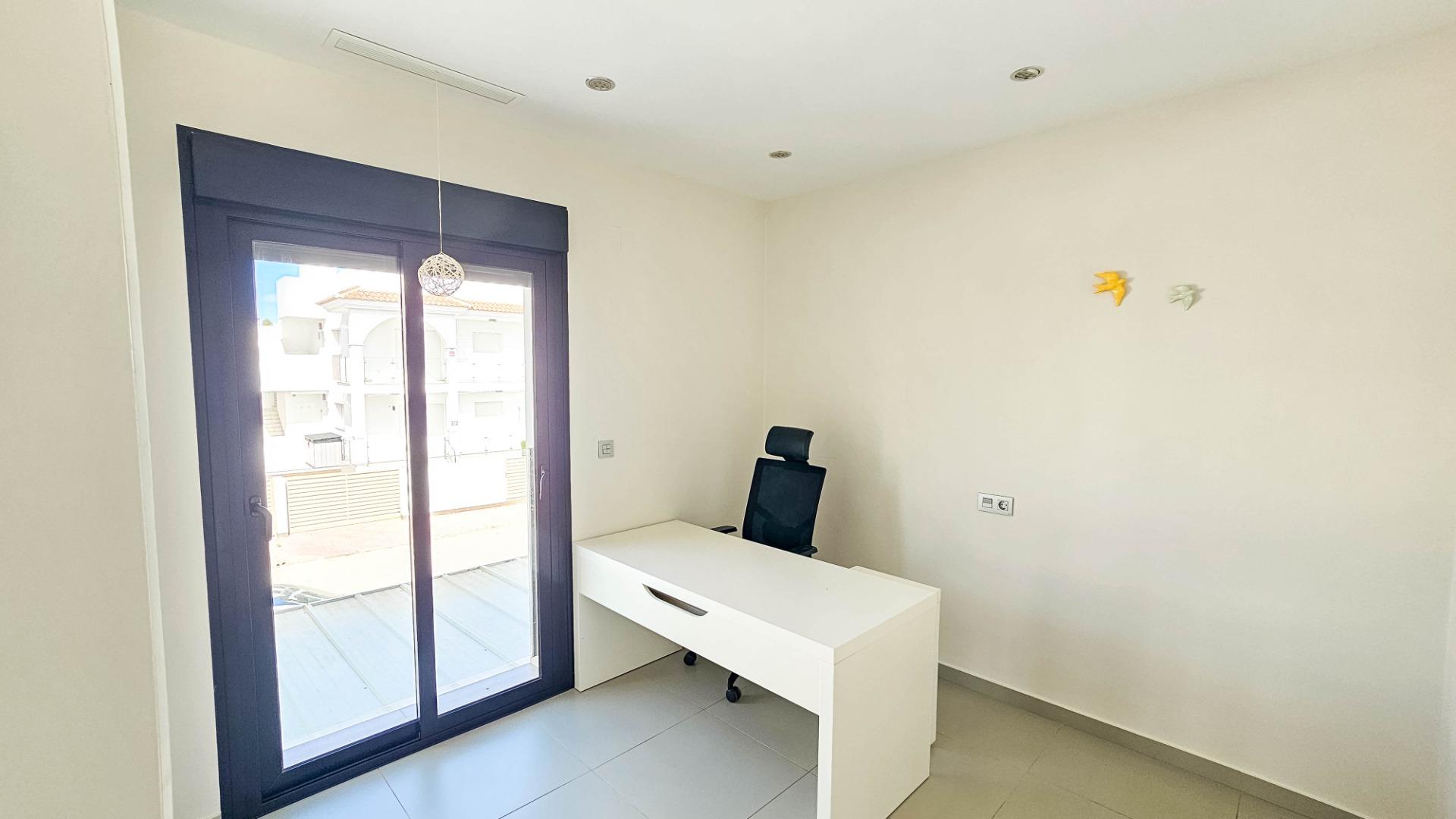 For sale - 3 Bedroom 2 Bathroom Villa in Rojales - Cuidad Quesada  - Alicante