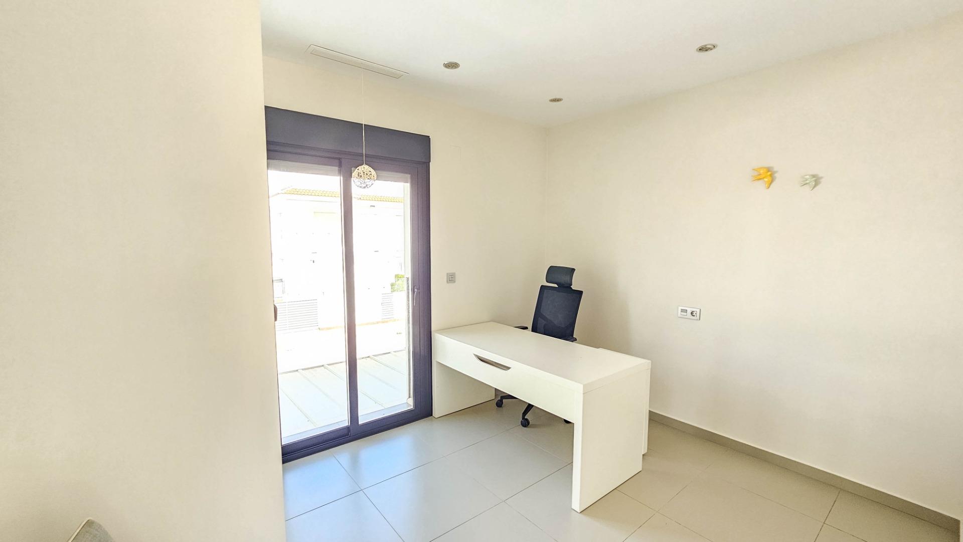 For sale - 3 Bedroom 2 Bathroom Villa in Rojales - Cuidad Quesada  - Alicante