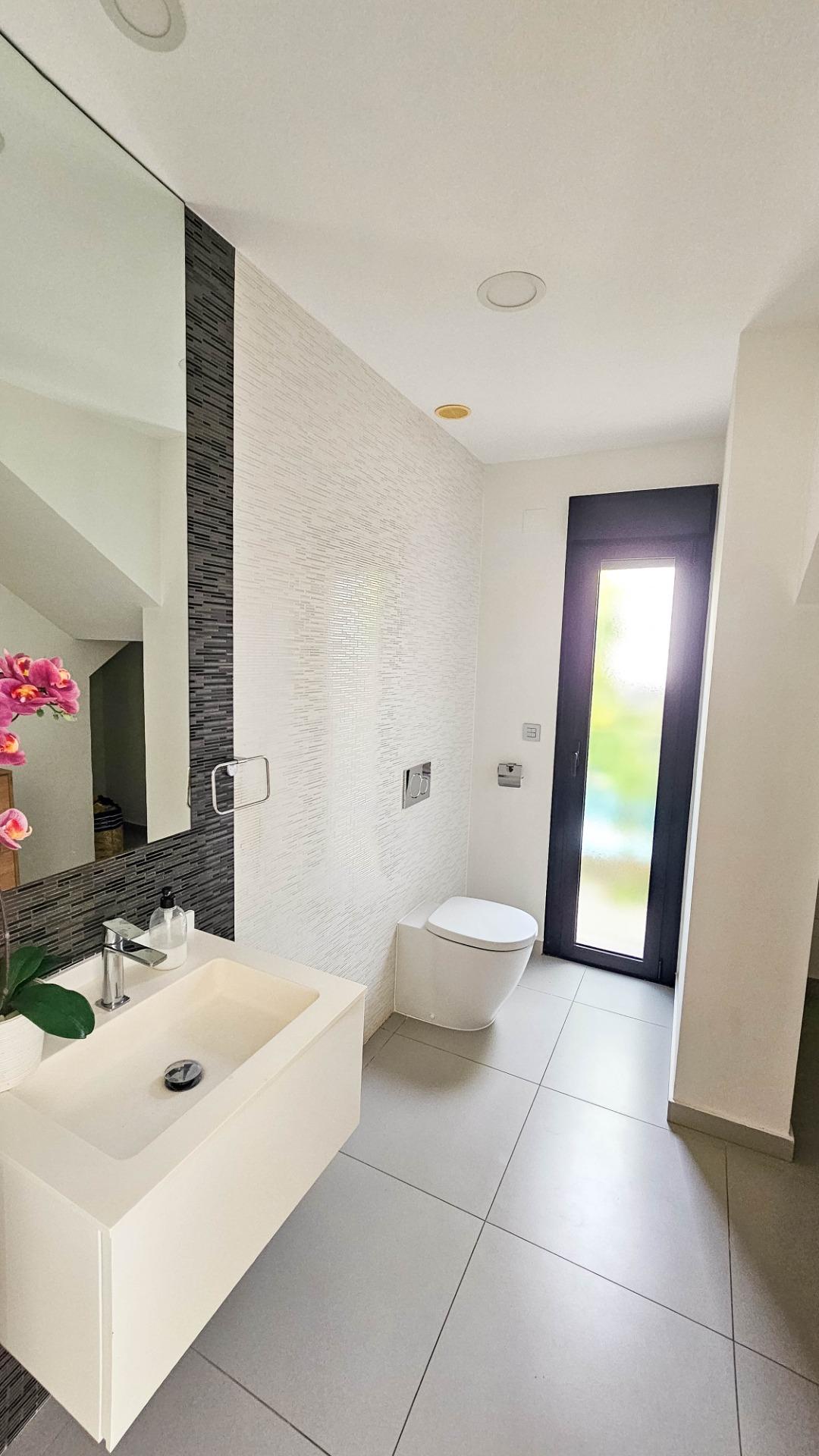 For sale - 3 Bedroom 2 Bathroom Villa in Rojales - Cuidad Quesada  - Alicante