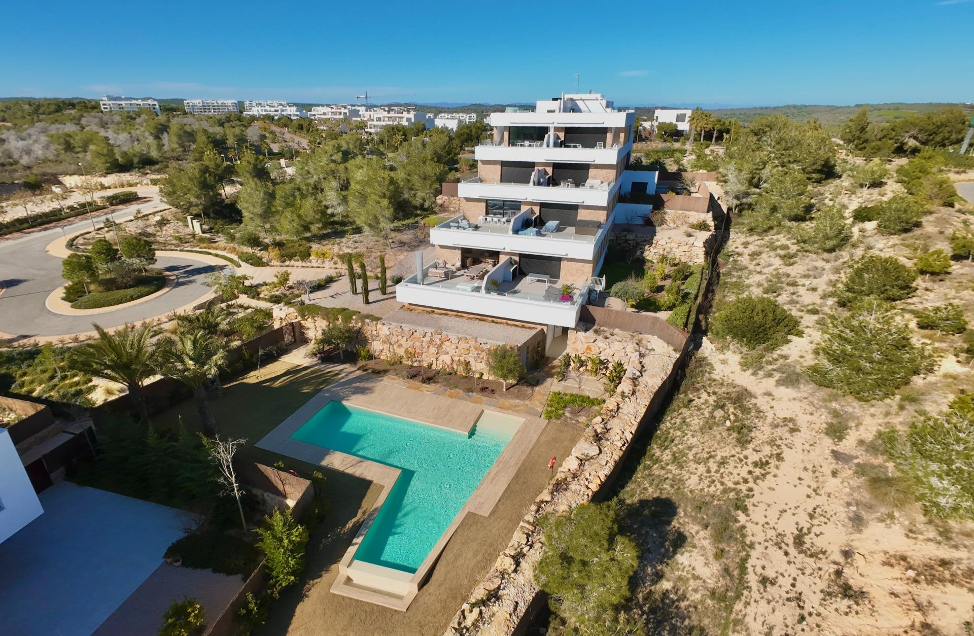 For sale - 3 Bedroom 2 Bathroom Apartment in Orihuela - Las Colinas Golf  - Alicante