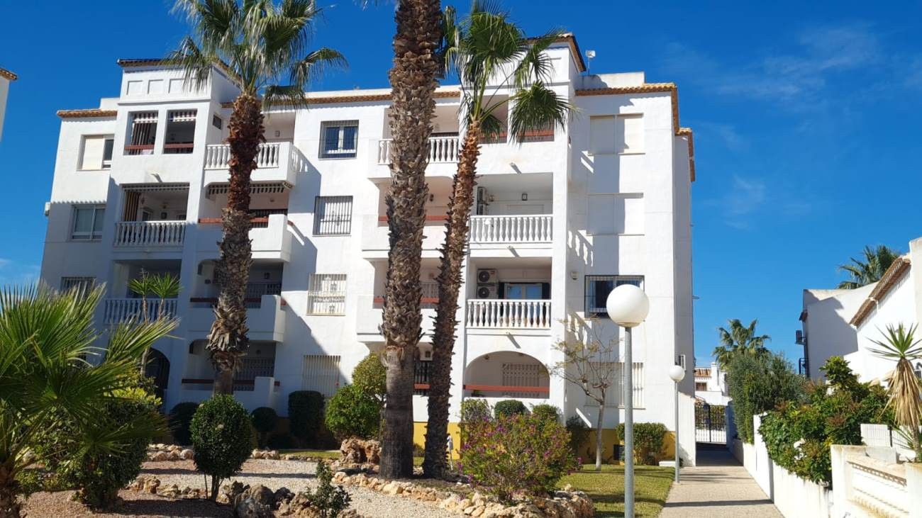For sale - 2 Bedroom 2 Bathroom Penthouse in Villamartin - Costa Blanca  - Alicante