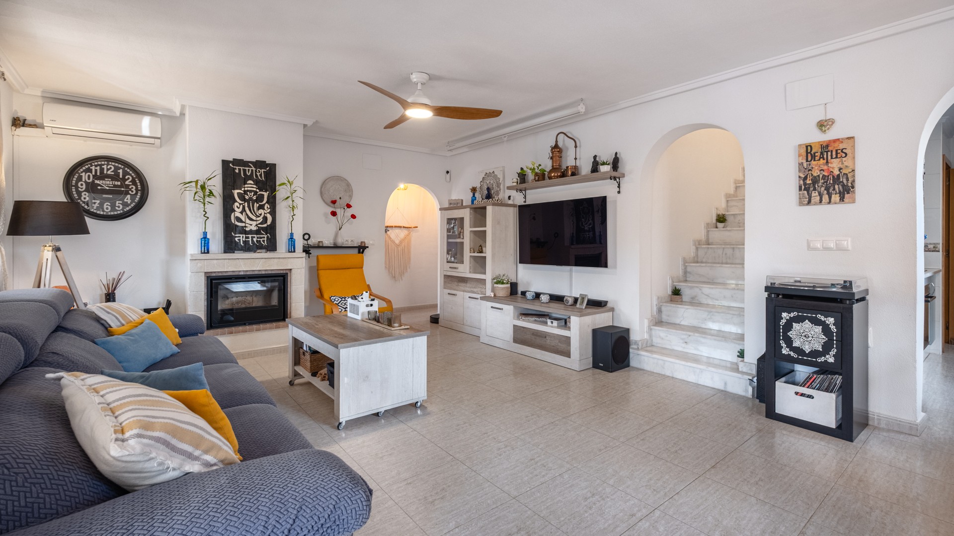 For sale - 6 Bedroom 4 Bathroom Villa in Santa Pola - Costa Blanca  - Alicante