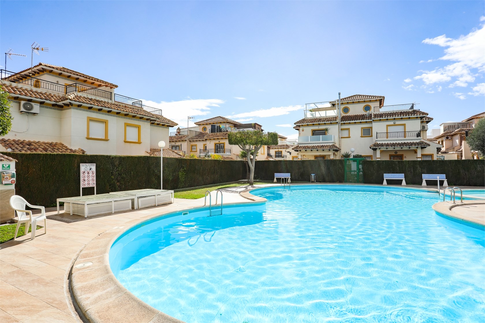 For sale - 2 Bedroom 2 Bathroom Quad Villa in Punta Prima - Rocio del Mar  - Alicante