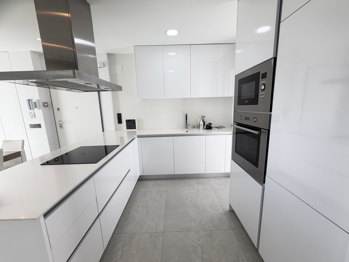 For sale - 4 Bedroom 3 Bathroom Villa in Villamartin - , Villamartin, Alicante, Spain - Alicante