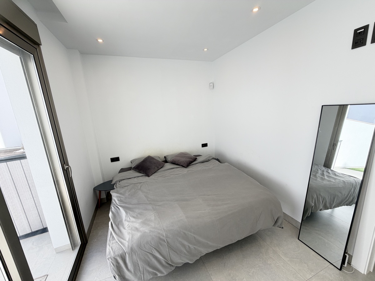 For sale - 4 Bedroom 3 Bathroom Villa in Villamartin - , Villamartin, Alicante, Spain - Alicante