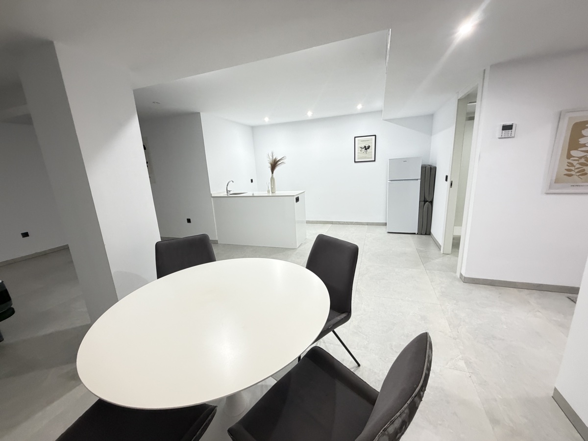 For sale - 4 Bedroom 3 Bathroom Villa in Villamartin - , Villamartin, Alicante, Spain - Alicante