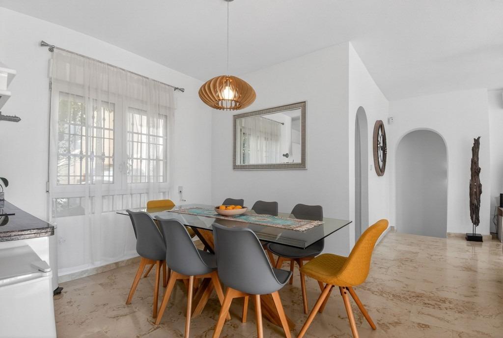 For sale - 4 Bedroom 3 Bathroom Villa in Villamartin - Las Ramblas  - Alicante