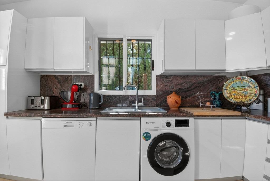 For sale - 4 Bedroom 3 Bathroom Villa in Villamartin - Las Ramblas  - Alicante