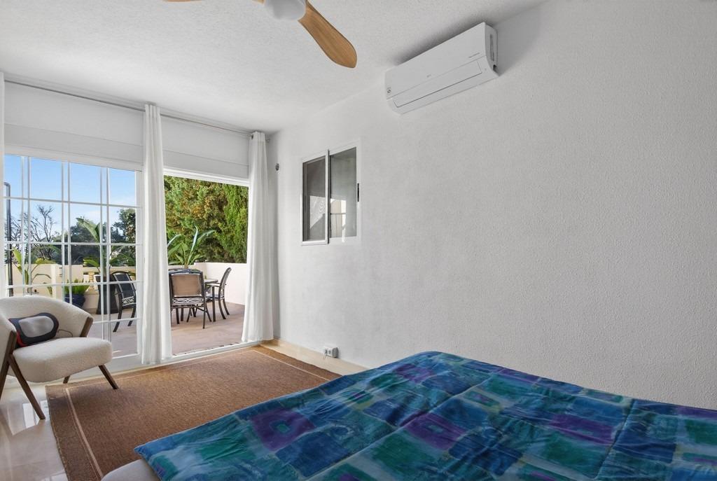 For sale - 4 Bedroom 3 Bathroom Villa in Villamartin - Las Ramblas  - Alicante