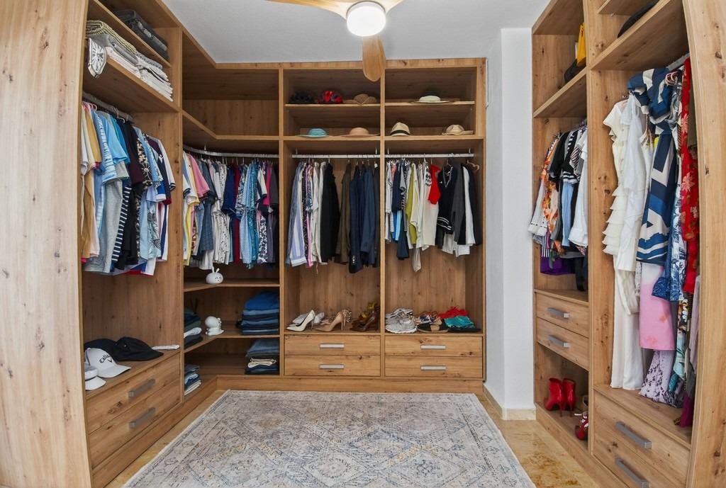 For sale - 4 Bedroom 3 Bathroom Villa in Villamartin - Las Ramblas  - Alicante