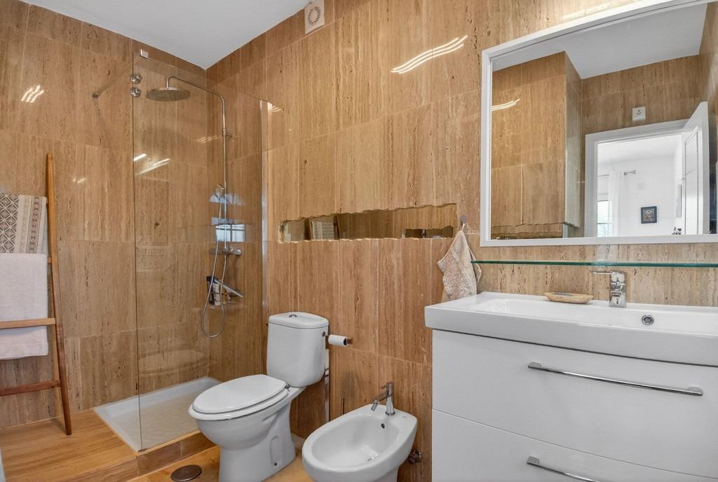 For sale - 4 Bedroom 3 Bathroom Villa in Villamartin - Las Ramblas  - Alicante