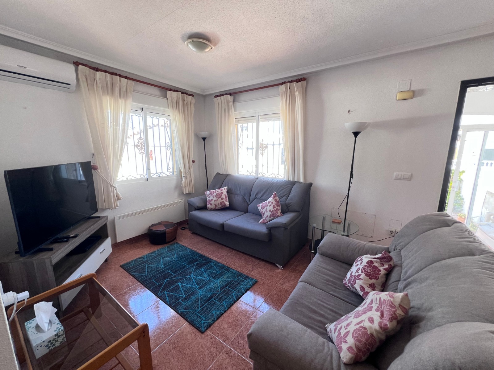 For sale - 3 Bedroom 2 Bathroom House in Vistabella Golf - Entre Naranjos Vistabella  - Alicante