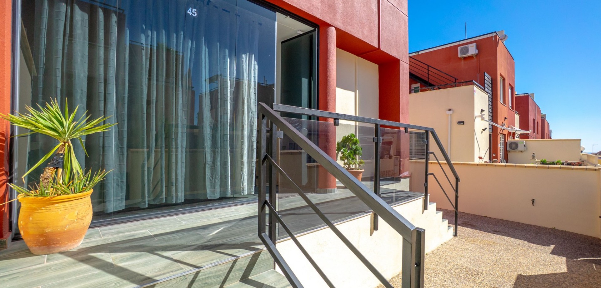 For sale - 3 Bedroom 2 Bathroom Townhouse in Orihuela Costa - Villamartín  - Alicante