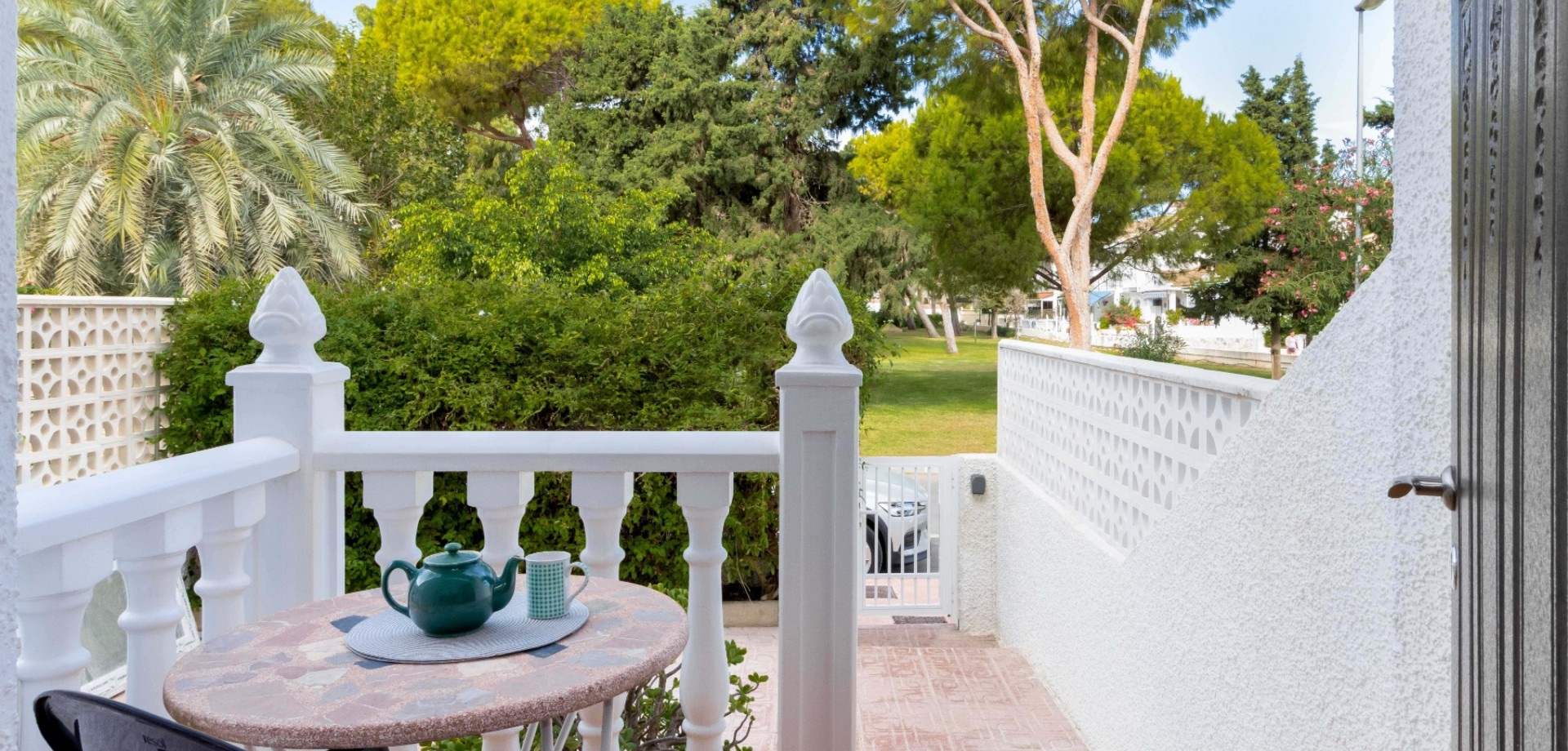 For sale - 3 Bedroom 3 Bathroom Townhouse in La Zenia - La Zenia  - Alicante