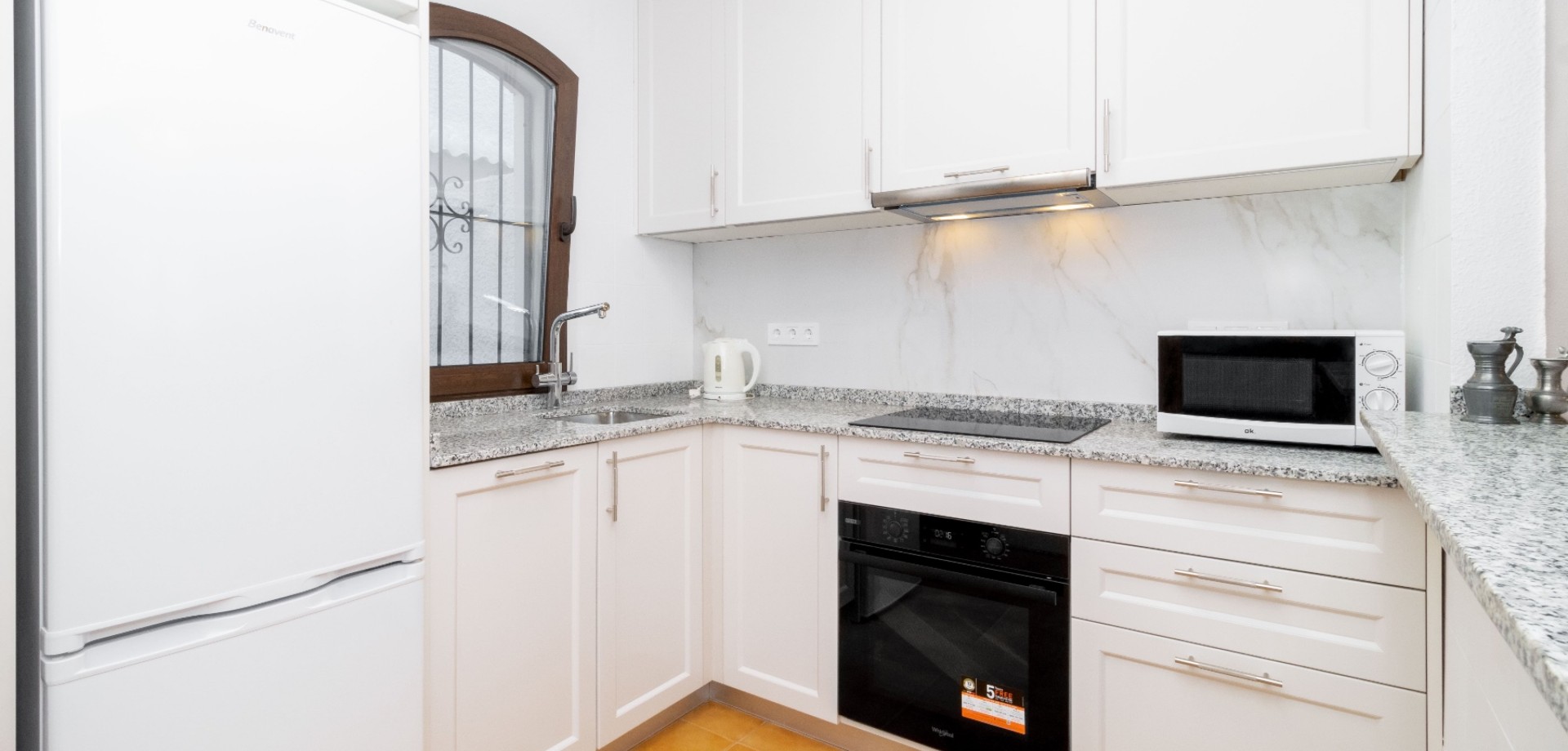 For sale - 3 Bedroom 3 Bathroom Townhouse in La Zenia - La Zenia  - Alicante