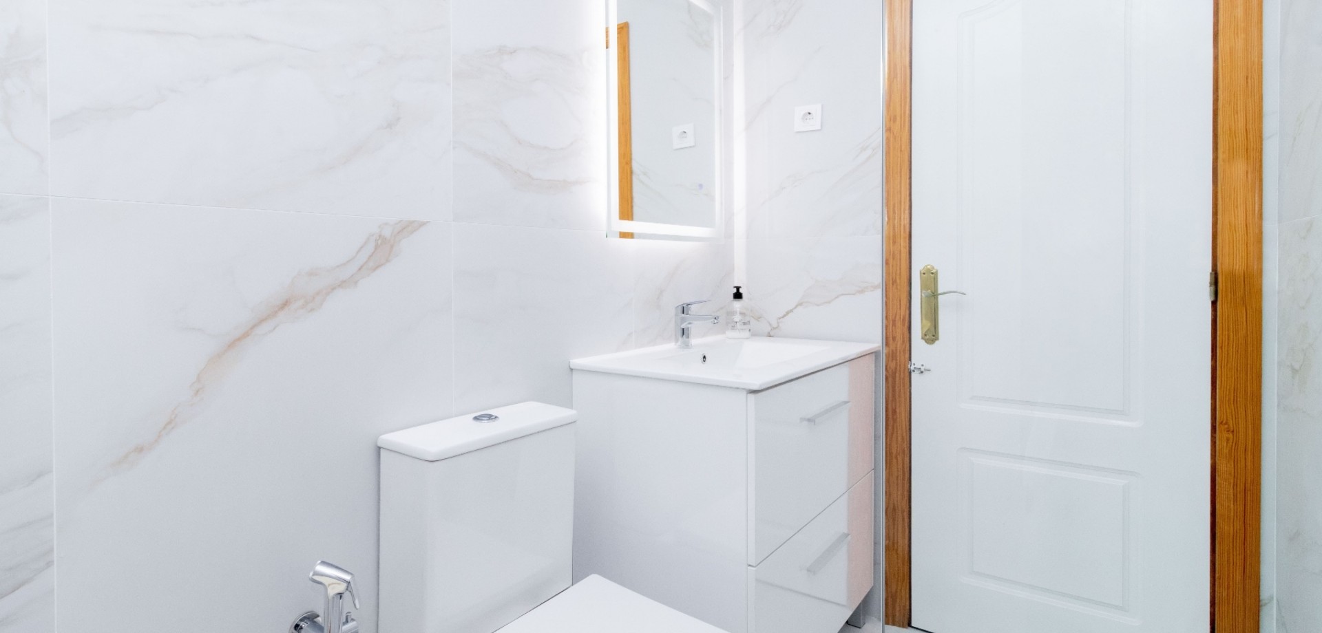 For sale - 3 Bedroom 3 Bathroom Townhouse in La Zenia - La Zenia  - Alicante