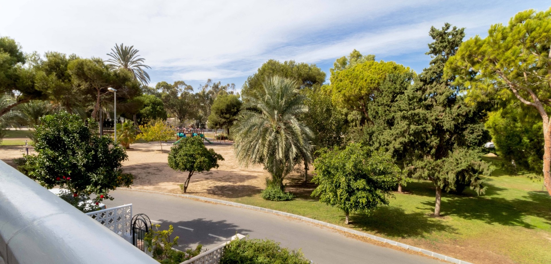 For sale - 3 Bedroom 3 Bathroom Townhouse in La Zenia - La Zenia  - Alicante