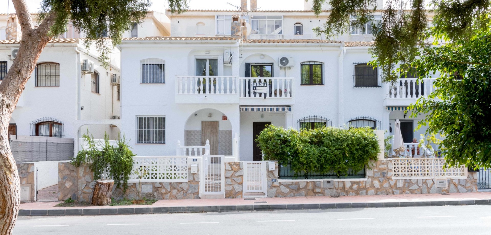 For sale - 3 Bedroom 3 Bathroom Townhouse in La Zenia - La Zenia  - Alicante