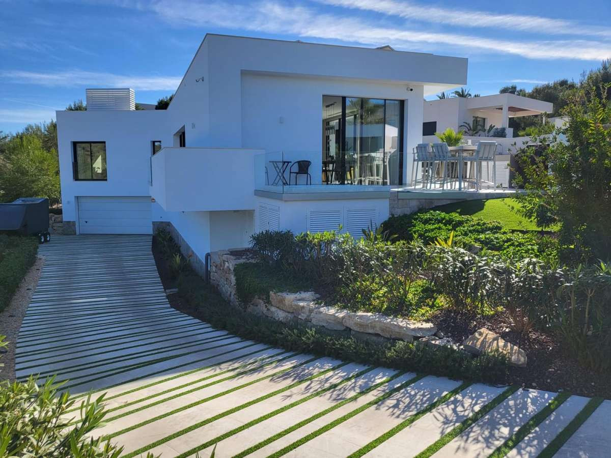 For sale - 5 Bedroom 4 Bathroom House - Detached Villa in Orihuela - Las Colinas Golf  - Alicante