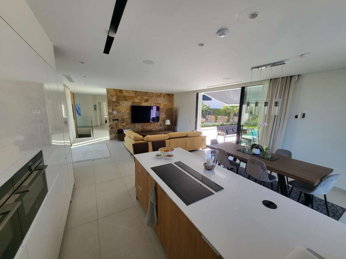 For sale - 5 Bedroom 4 Bathroom House - Detached Villa in Orihuela - Las Colinas Golf  - Alicante