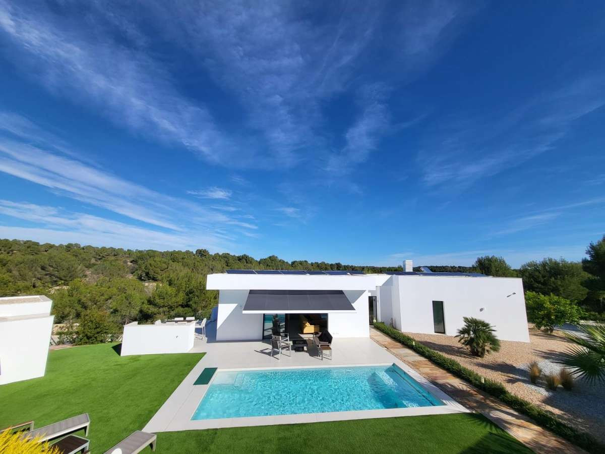 For sale - 5 Bedroom 4 Bathroom House - Detached Villa in Orihuela - Las Colinas Golf  - Alicante