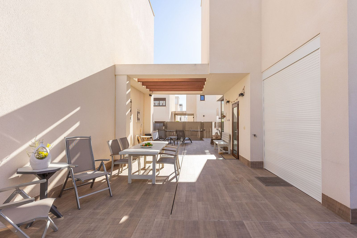 For sale - 3 Bedroom 3 Bathroom House - Detached Villa in Rojales - Ciudad Quesada  - Alicante