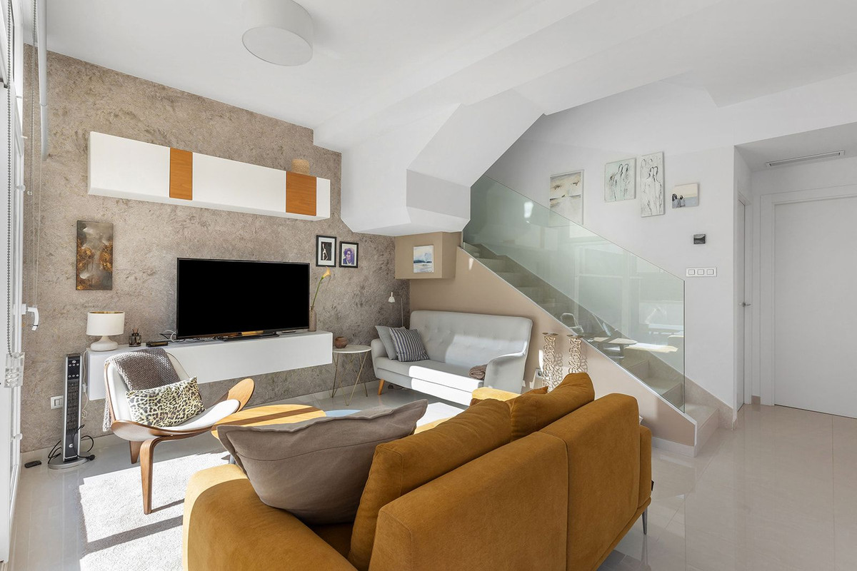 For sale - 3 Bedroom 3 Bathroom House - Detached Villa in Rojales - Ciudad Quesada  - Alicante