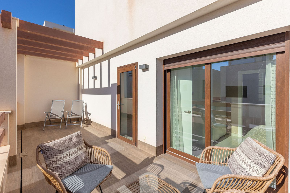 For sale - 3 Bedroom 3 Bathroom House - Detached Villa in Rojales - Ciudad Quesada  - Alicante