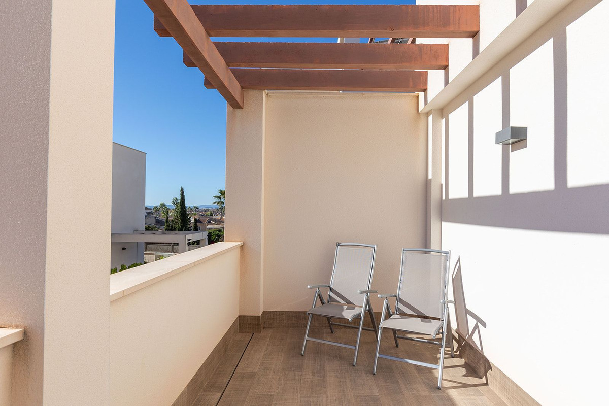 For sale - 3 Bedroom 3 Bathroom House - Detached Villa in Rojales - Ciudad Quesada  - Alicante
