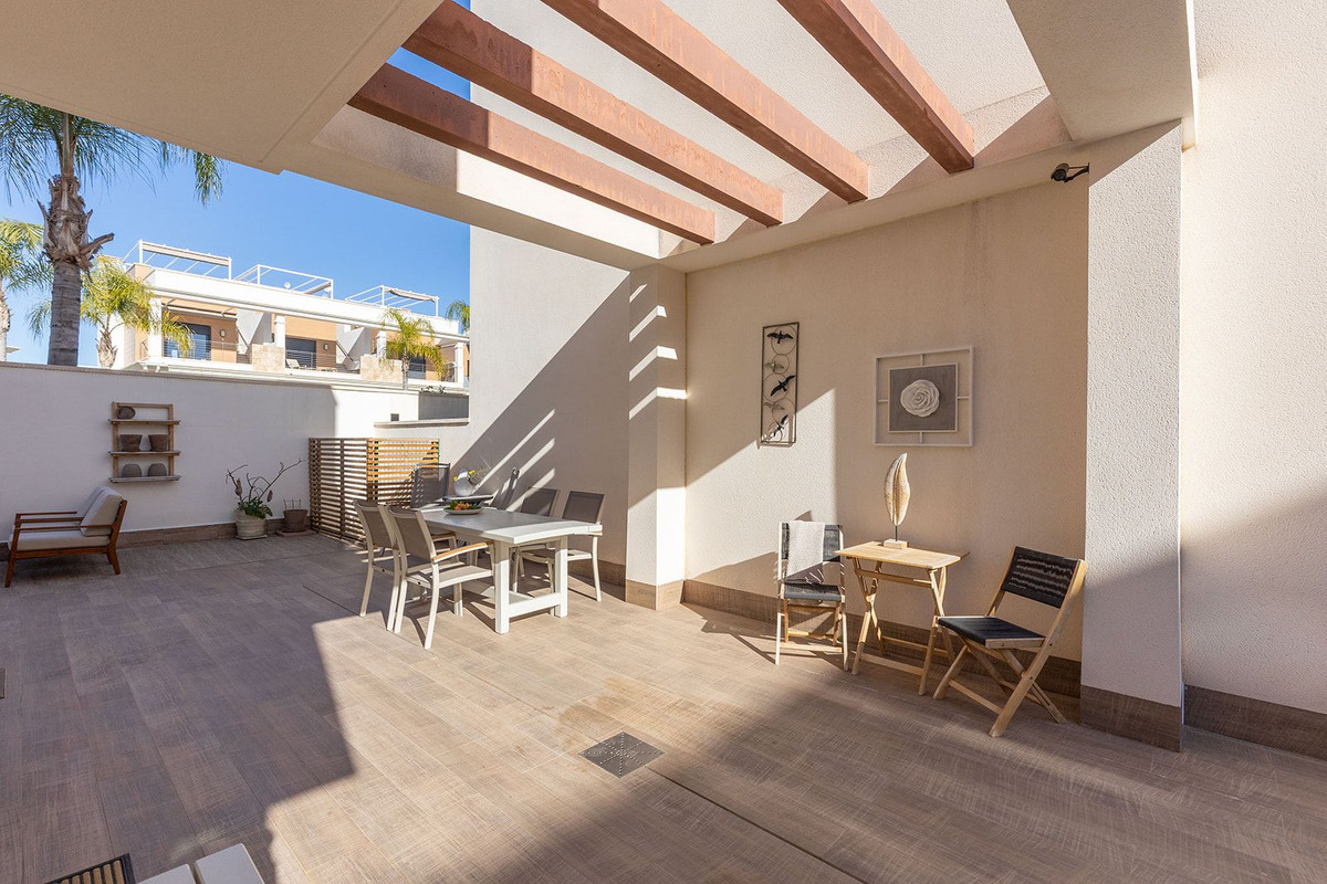 For sale - 3 Bedroom 3 Bathroom House - Detached Villa in Rojales - Ciudad Quesada  - Alicante