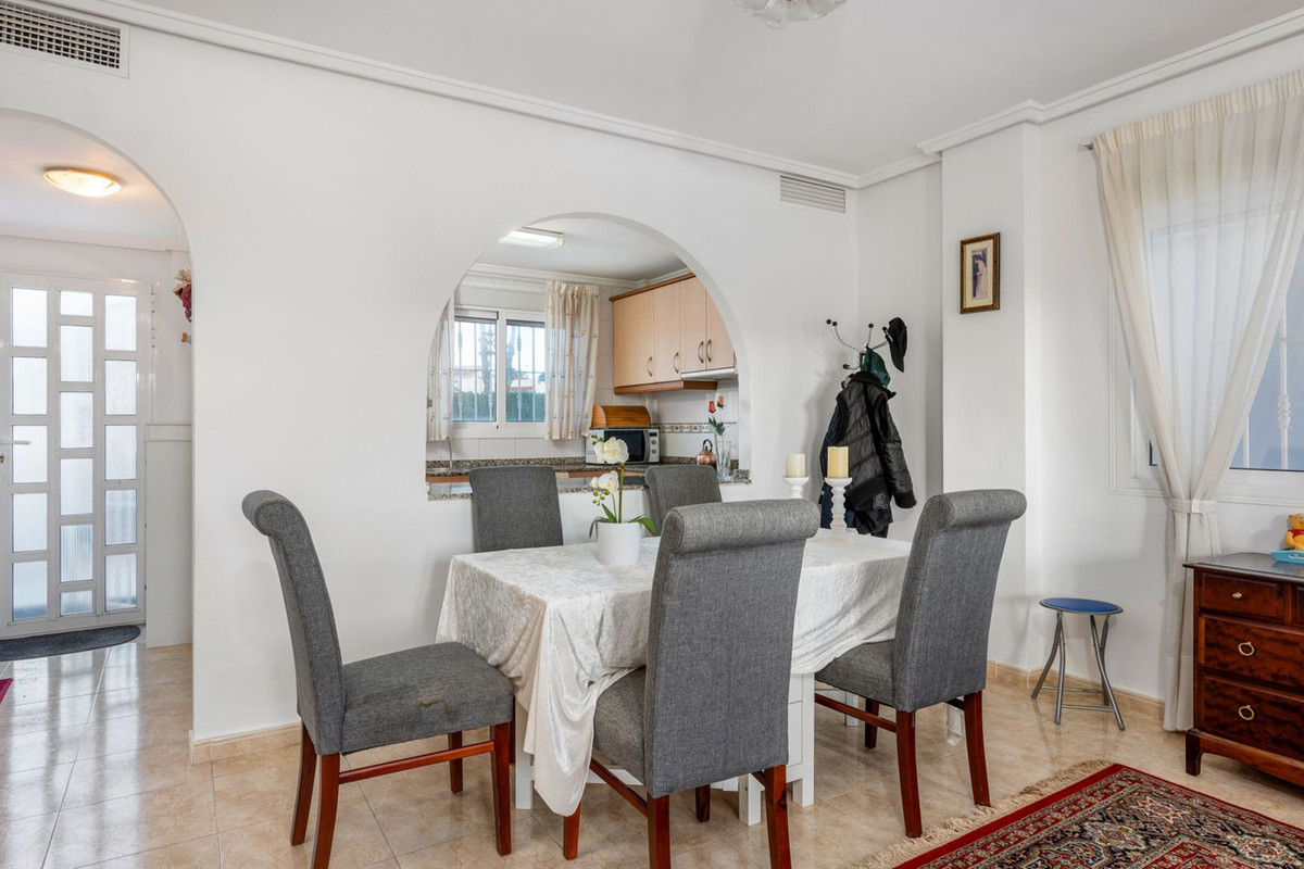 For sale - 4 Bedroom 4 Bathroom Townhouse in Ciudad Quesada  - Ciudad Quesada  - Alicante